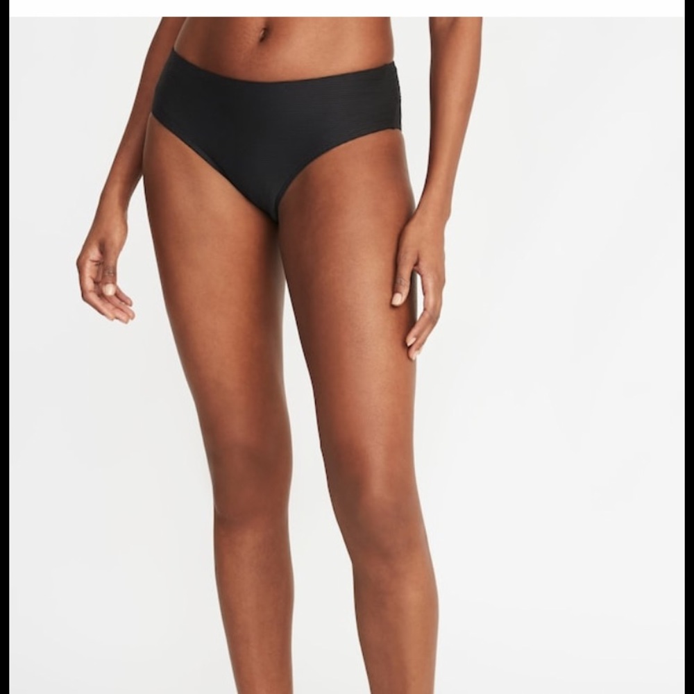 Low rise textured swim bottom